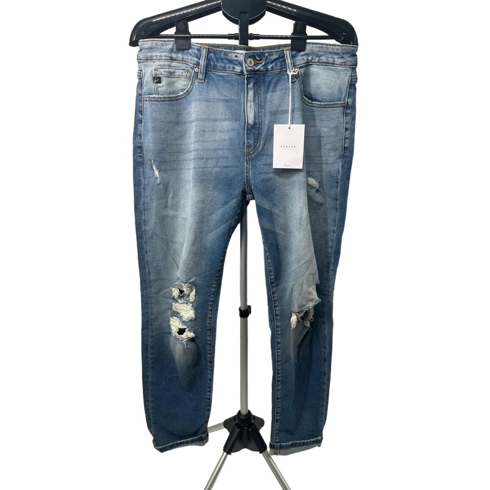 NWT KanCan‎ Carmella Jeans Blue Distressed Light Wash Straight Size 31